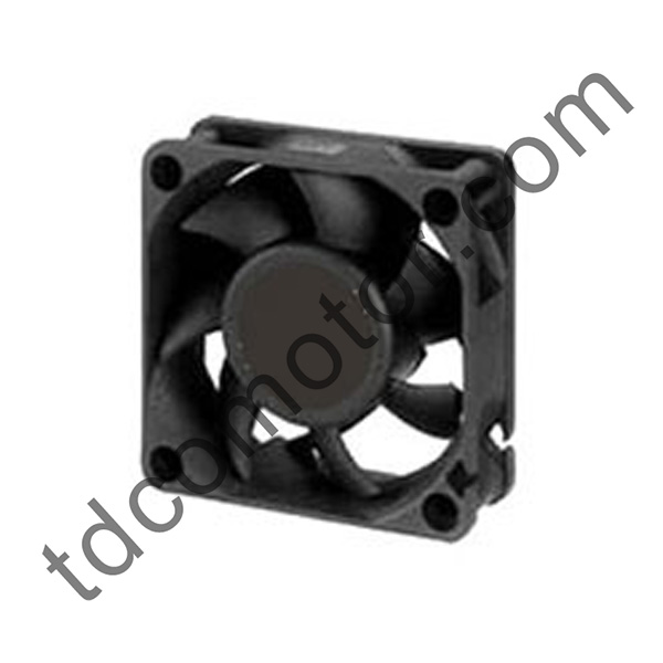 ဘောလုံးအ ၀ တ်အစား DC Axial ဝါသနာရှင် 60x60x20 YZ-6020D လက်ကိုင်အိတ်