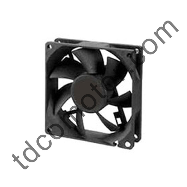 ဘောလုံးအ ၀ တ်အစားပါ ၀ င်သည့် DC Axial Fan 80x80x20 YZ-8020D လက်ကိုင်အိတ်
